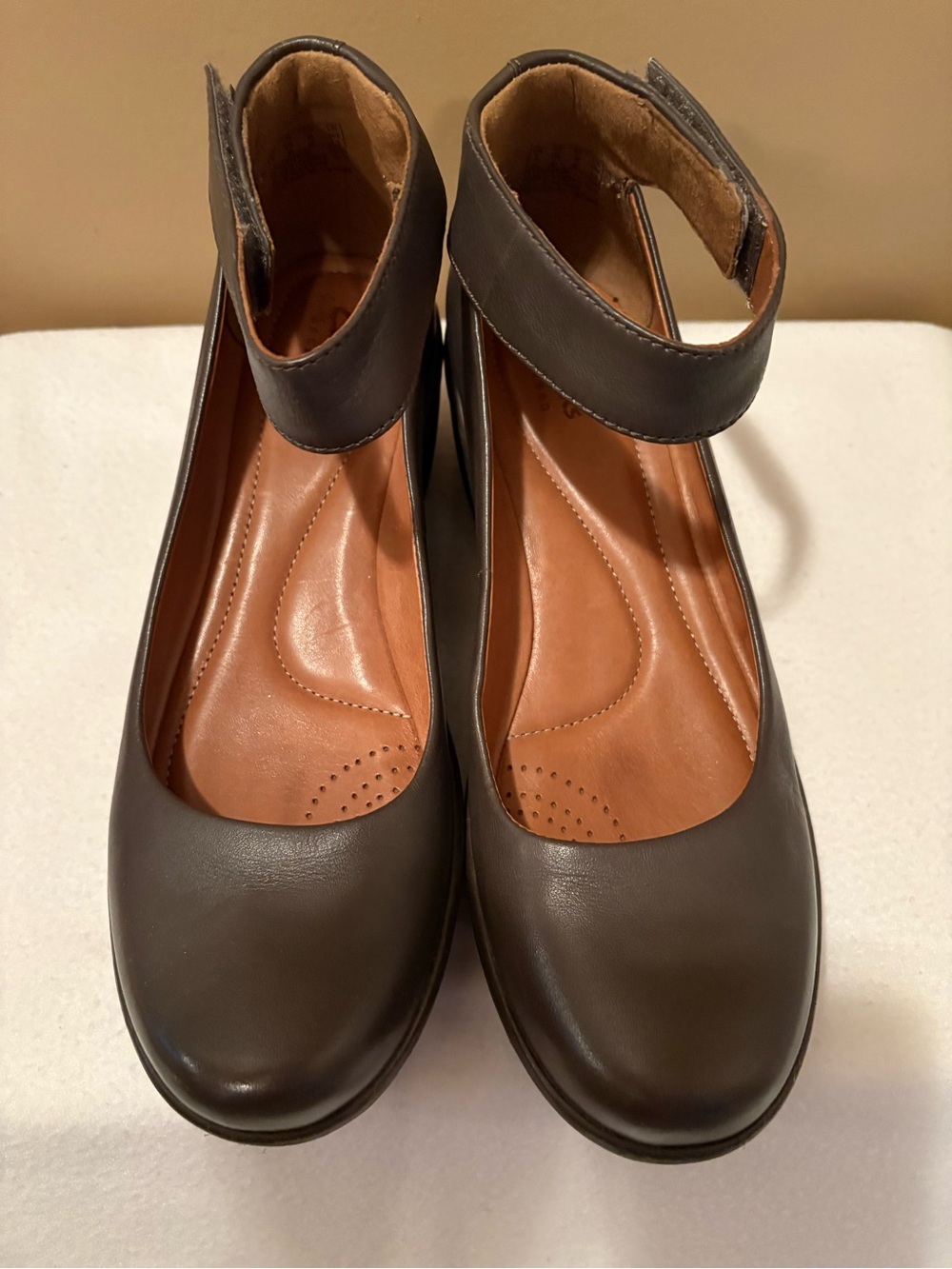 Clarks (artisan) Brown Ankle-Strap Round-Toe wedge Heels - Picture 2 of 6